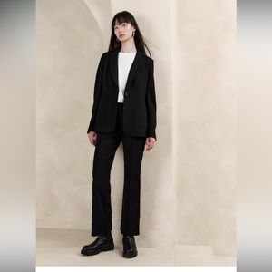 Banana Republic Crop Flare Everywhere Ponte Pant // Black